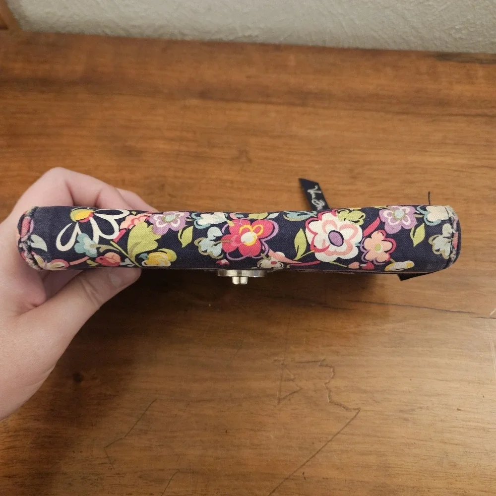 Vera Bradley Ribbons Signature‎ Cotton Turnlock Wallet Zip Around